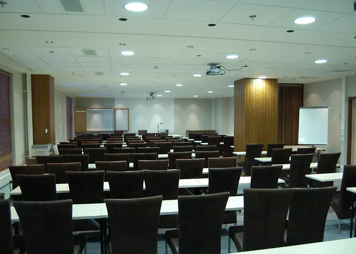 サンタズ トゥントゥリ ホテル サーリセルカ